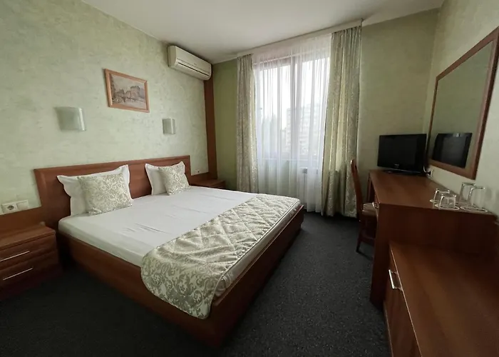 Family Hotel 007
