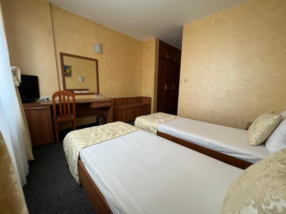 Hotel 007